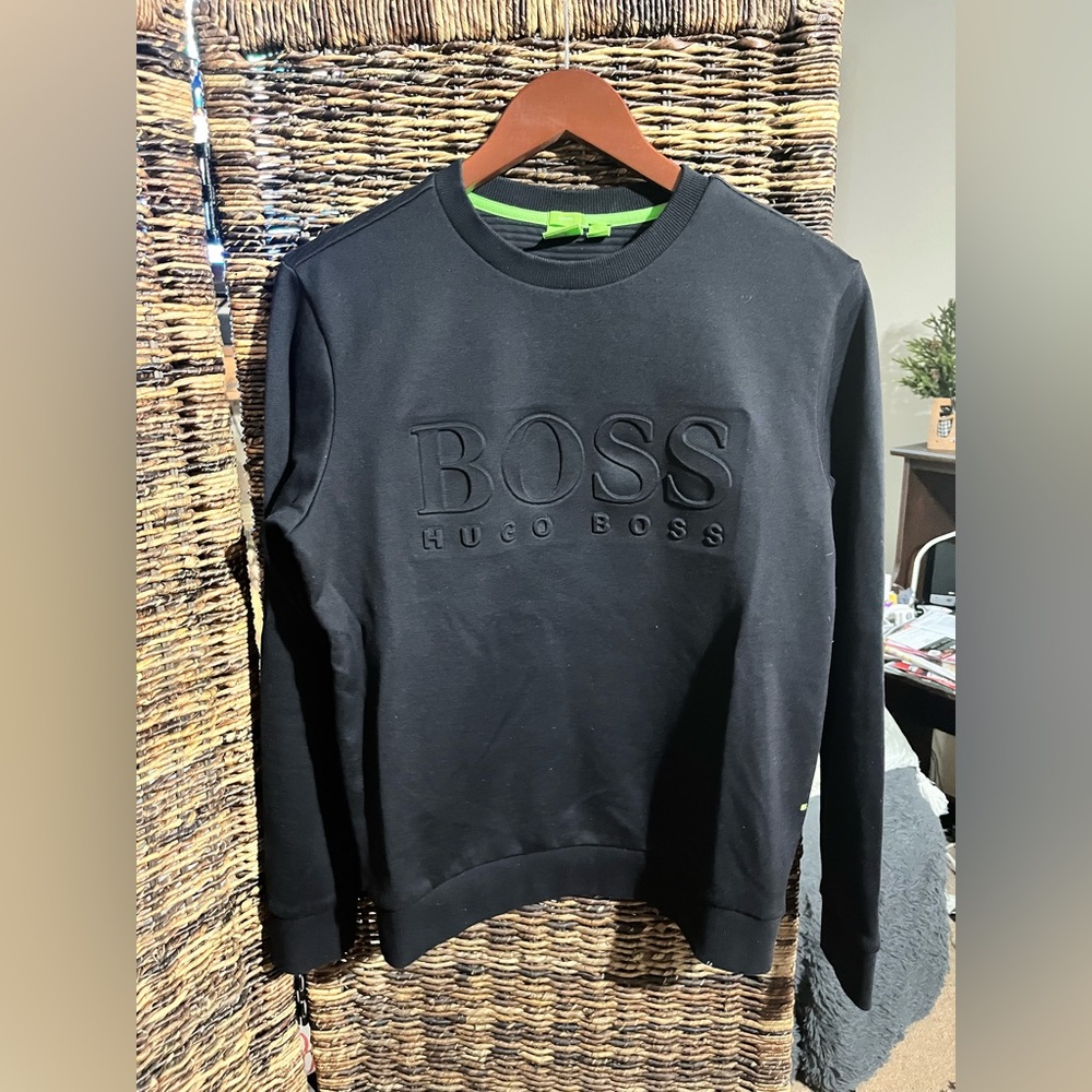 NWOT’s Hugo Boss Crewneck Sweatshirt Slim Fit Men’s Size Medium